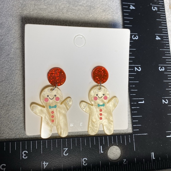 Cute Gingerbread Man Earrings - Picture 3 of 3